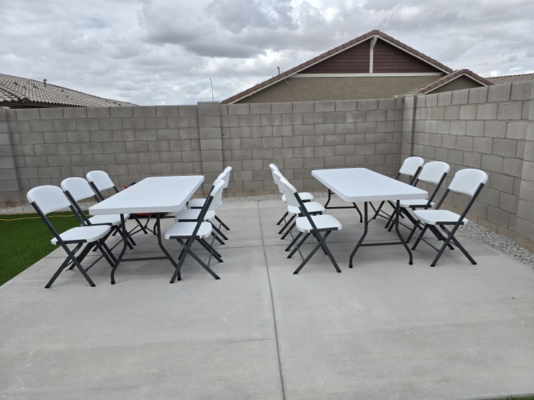 6-Foot Banquet Table w/ Chairs